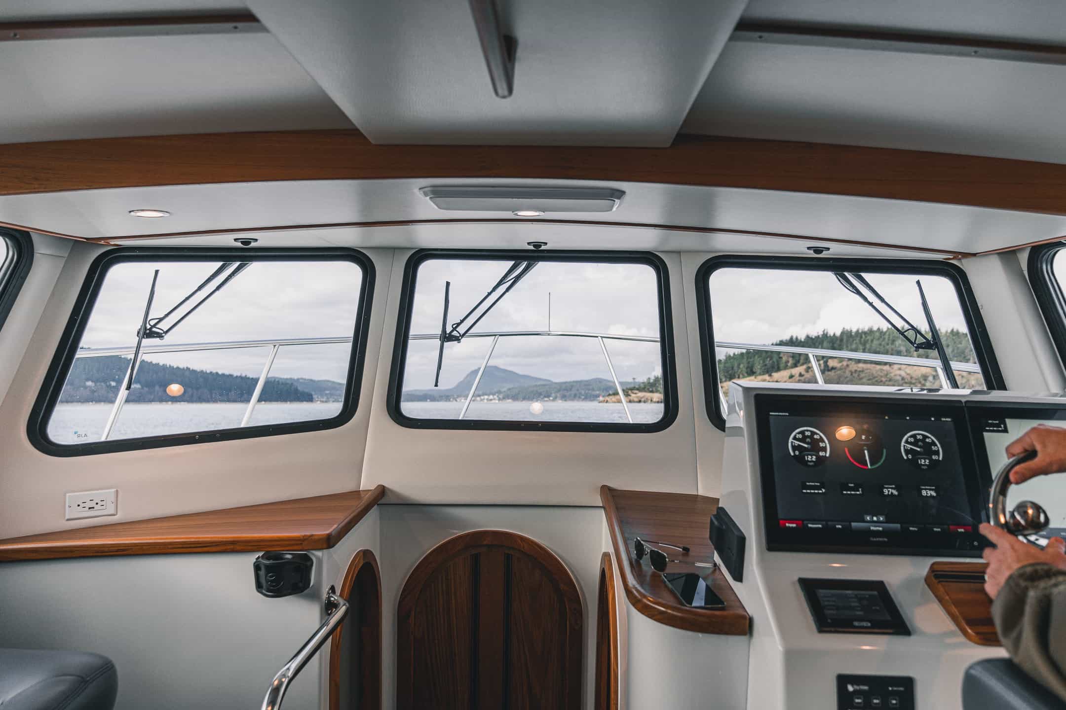 Lindell Yachts ⎹ Amenities